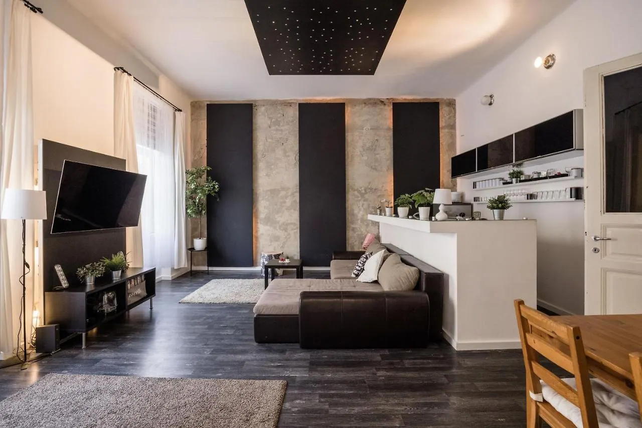 Spacious Apartment Almassy Budapest 0*,  Ungheria